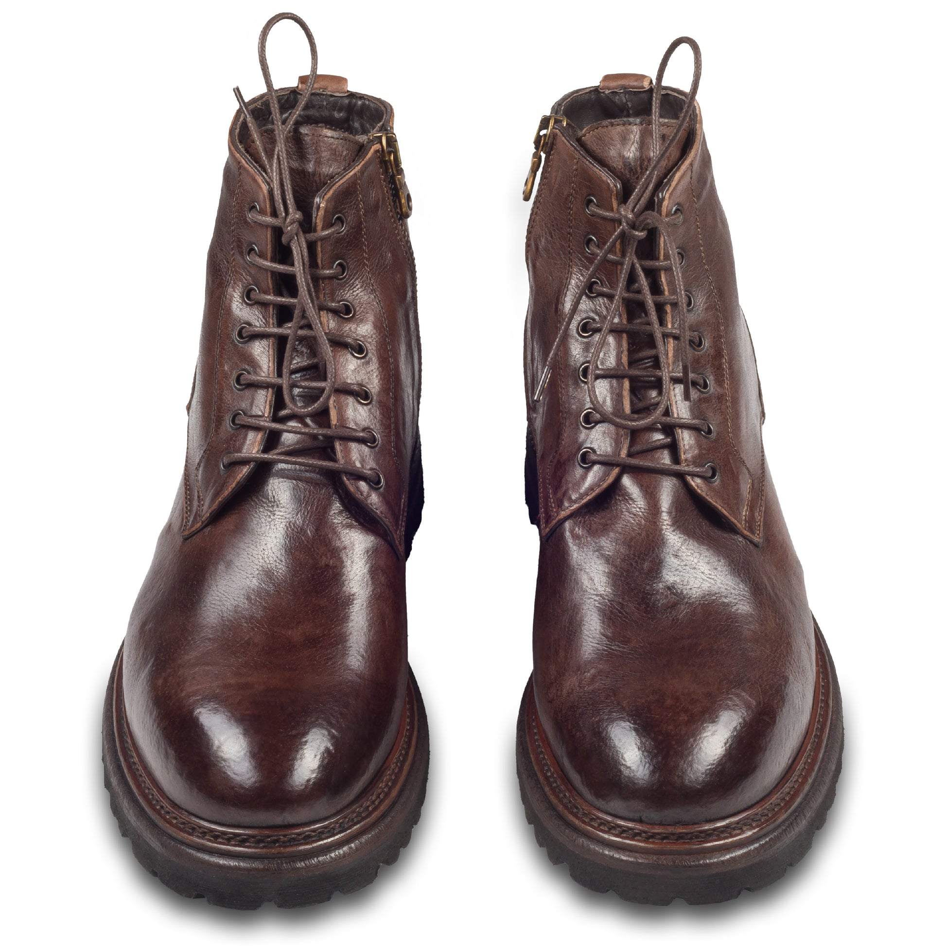 BRECOS Herren Schnür-Boots mit Lammfell, aus Büffel-Leder im stone-washed-Verfahren auf used-Look bearbeitet. In dunkel braun mit Reißverschluß. Handgefertigt und Durchgenäht. Paarweise Ansicht von vorne.