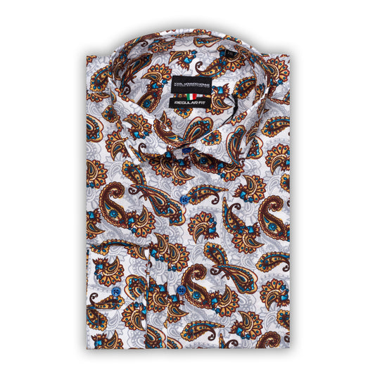 Italienisches Designer Langarm Herren-Hemd von KARL MOMMOO mit Paisley-Muster, weiß mit blau/braun/grau. Aus Baumwolle mit Elasthan in der Modern Fit Passform. Gefertigt in Italien. Ansicht gefaltetes Hemd.