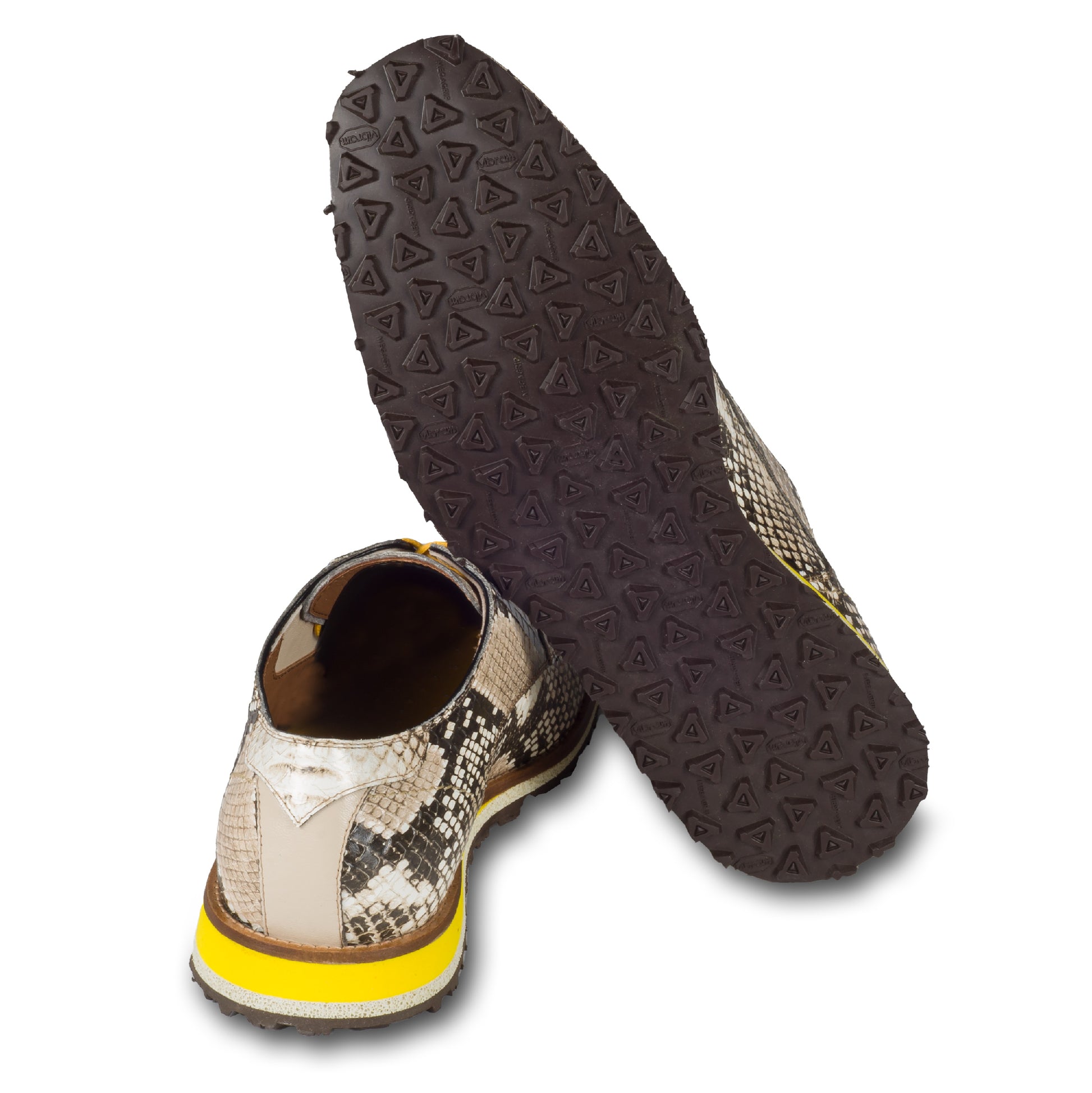 Lorenzi Herren Leder Schnür-Halbschuh in creme beige / brauner Schlangen-Optik. Mit leichter Kreppsohle. Handgefertigt in Italien. Ansicht der Ferse und Sohlenunterseite.