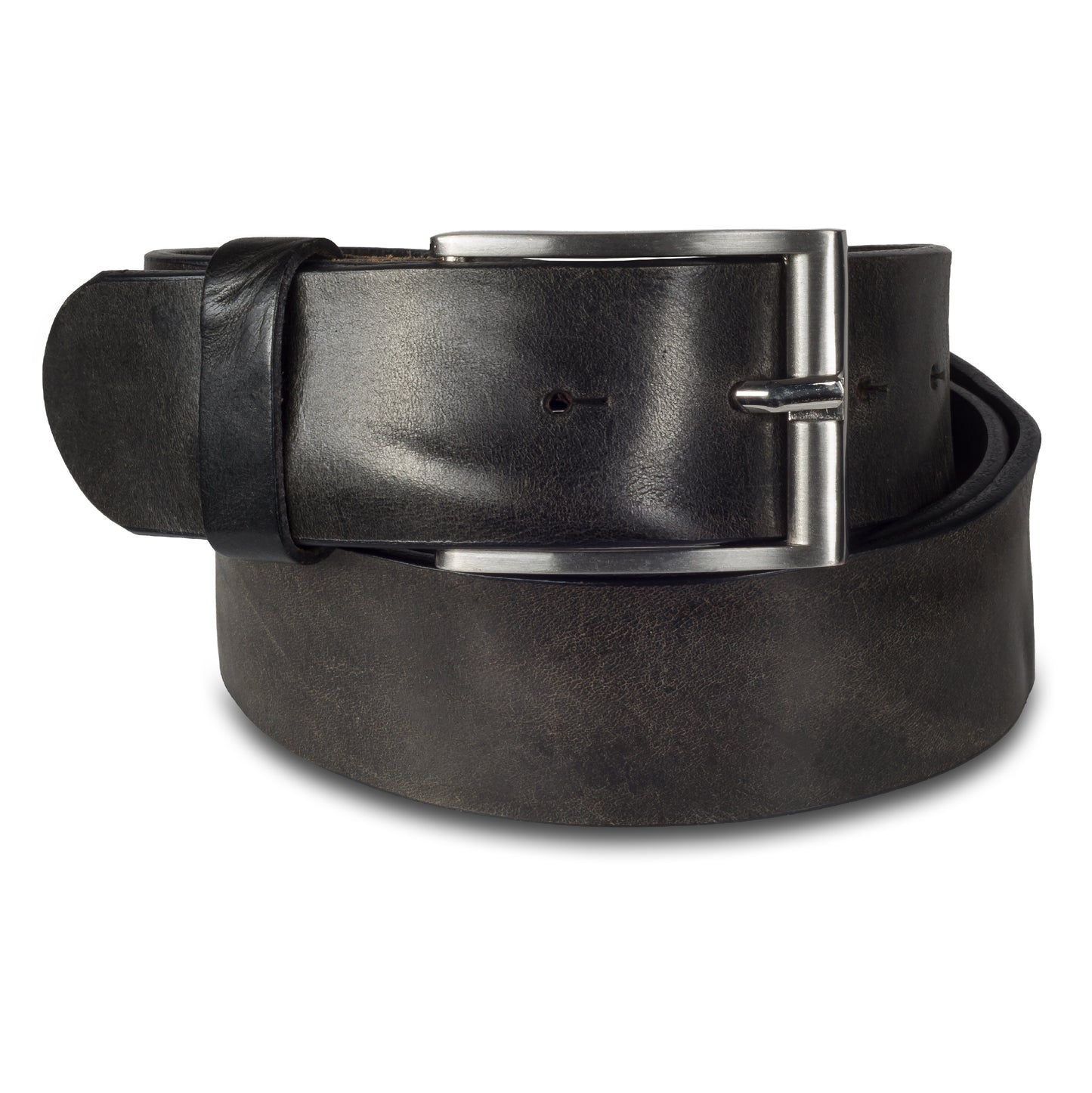 Jeans-Gürtel aus gewaschenem, faltigen Vollrind-Leder in schwarz/grau. 3,8 cm breit. Dornschließe in silber mattiert.