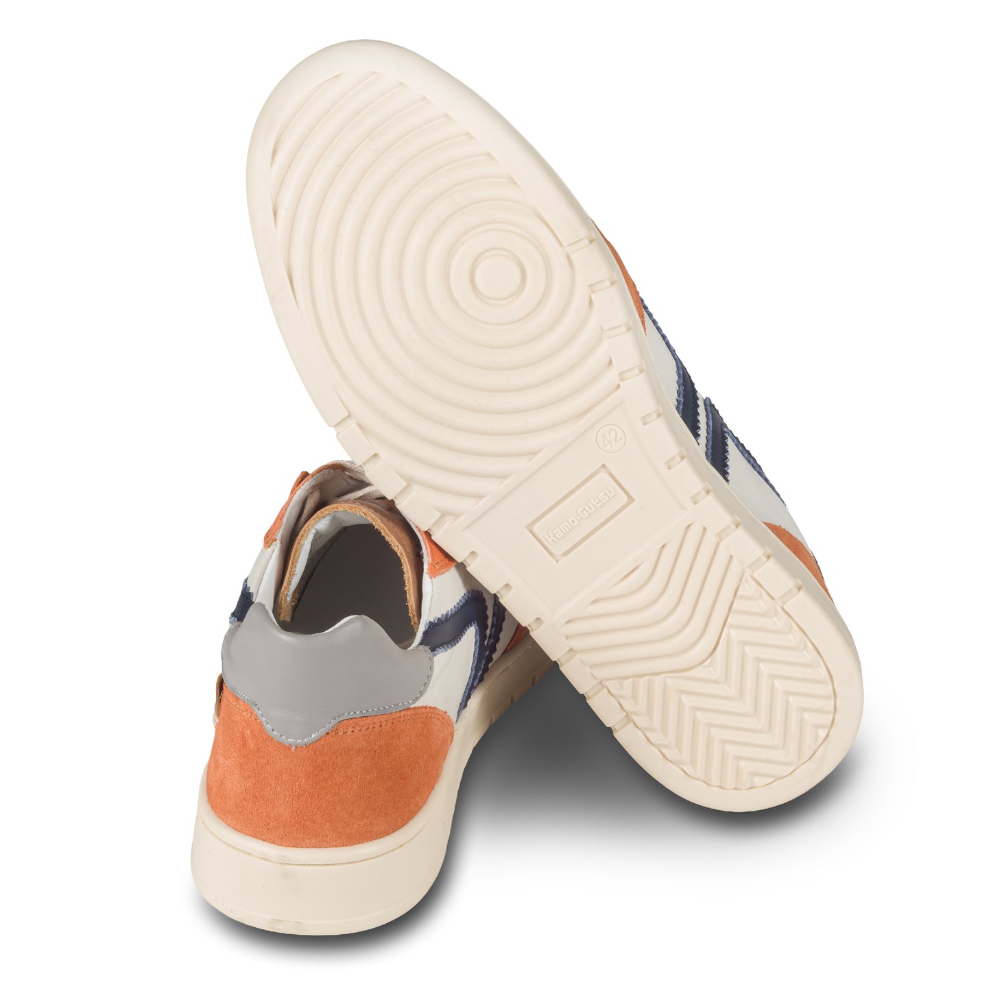 KAMO-GUTSU Sneaker Herren orange mit weiß und blau. Leder mit Wildleder. Modell CAMPO-048 arancio denim. Ansicht Sohle und Ferse