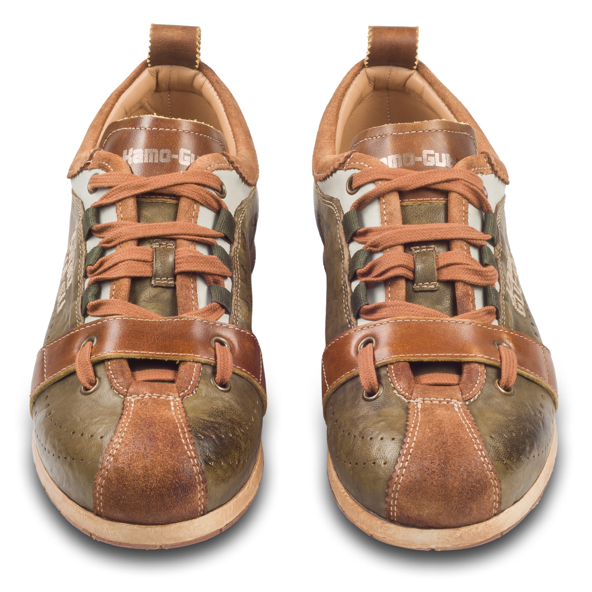 Kamo-Gutsu Sneaker Herren in braun (TIFO-017 cuoio army). Aus Kalbsleder / Wildleder stonewashed. Handgefertigt Made in Italy. Paarweise Ansicht von vorne.