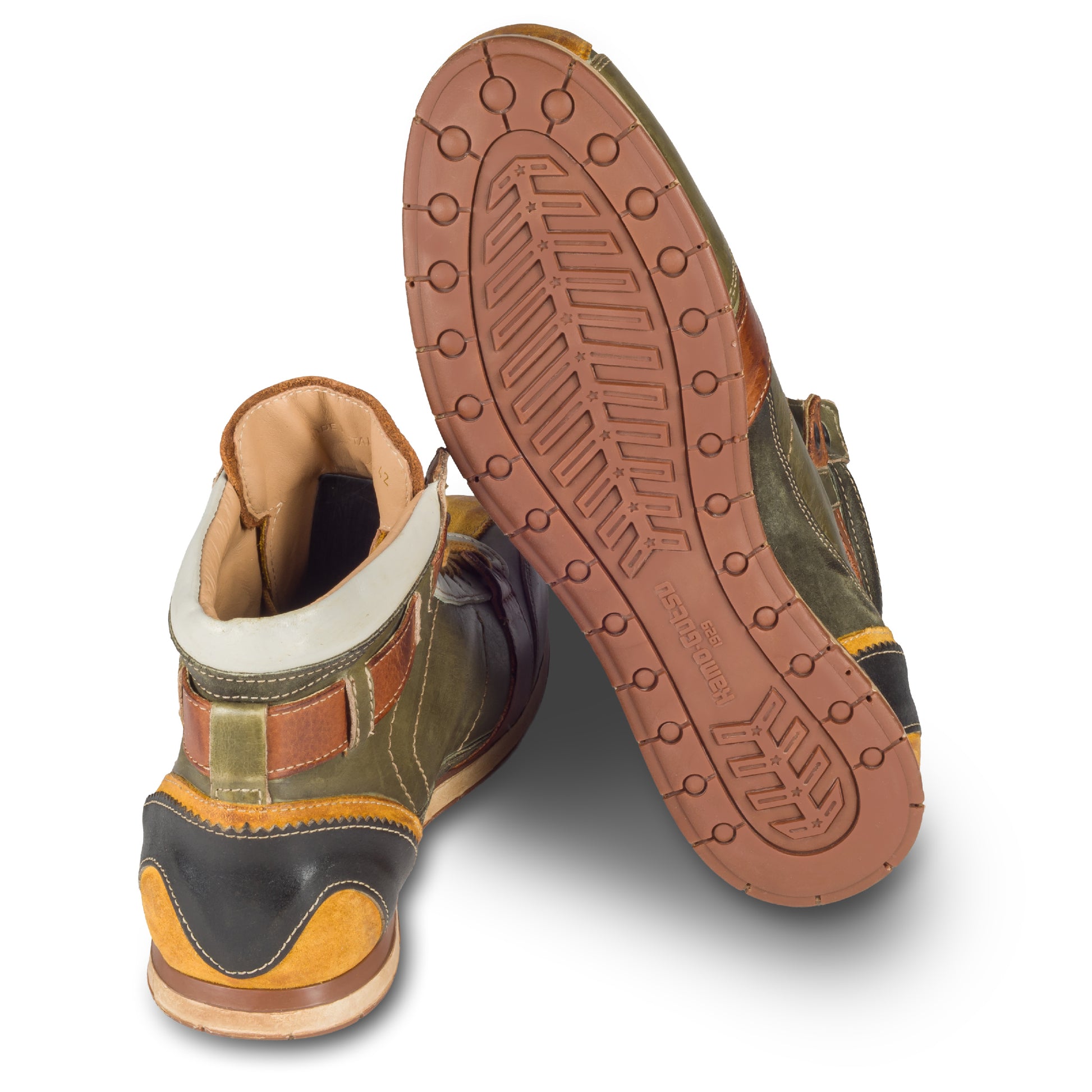 Kamo-Gutsu Sneaker-Stiefel Herren in grün mit gelb und braun (TIFO-112 ocra foresta). Aus Kalbsleder stonewashed. Handgefertigt Made in Italy. Ansicht Ferse und Sohlenunterseite.