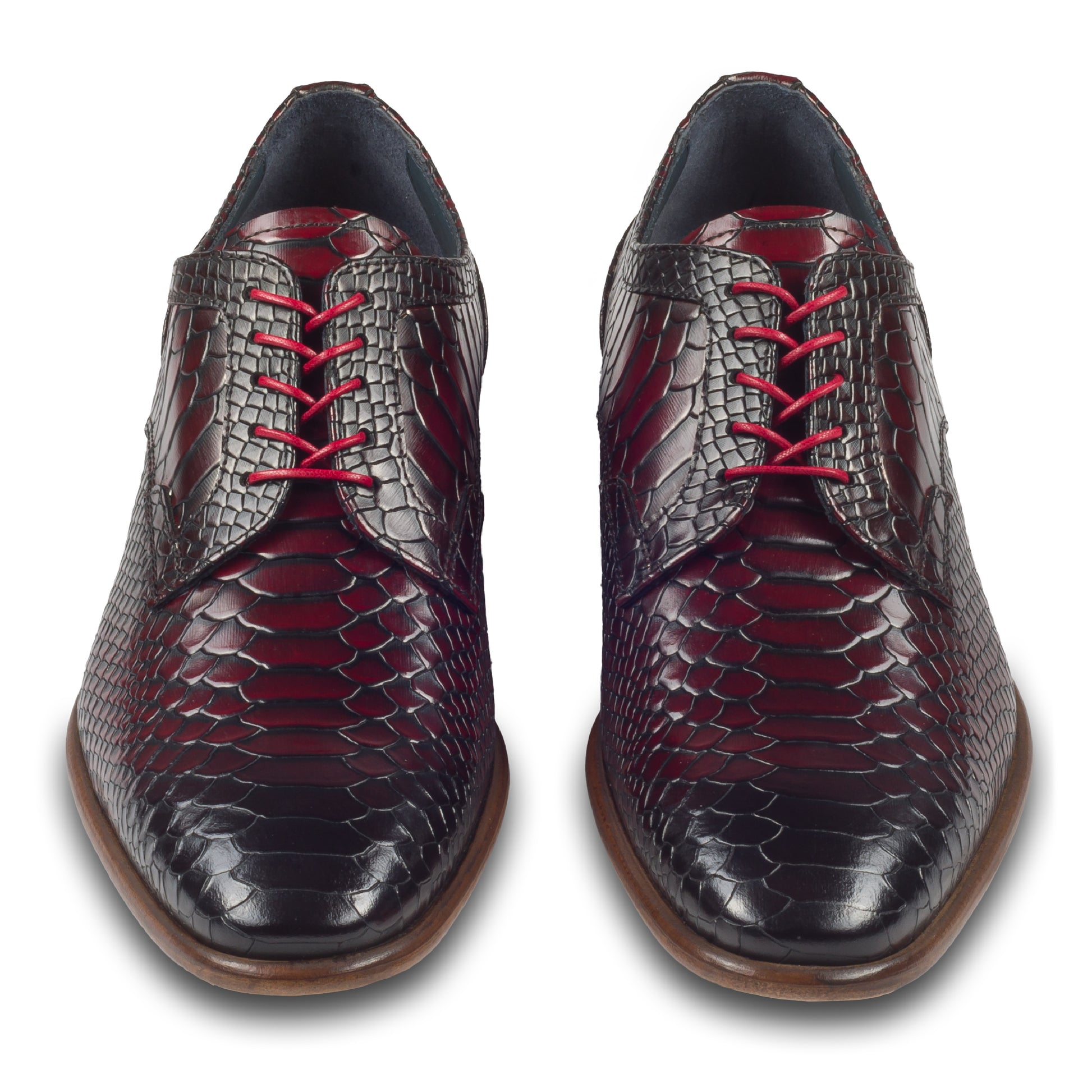 Lorenzi Extravaganter Herren Derby Schnürschuh aus rot/schwarzem Kalbsleder in Kroko-Optik. Handgefertigt und Durchgenäht. Paarweise Ansicht von vorne.