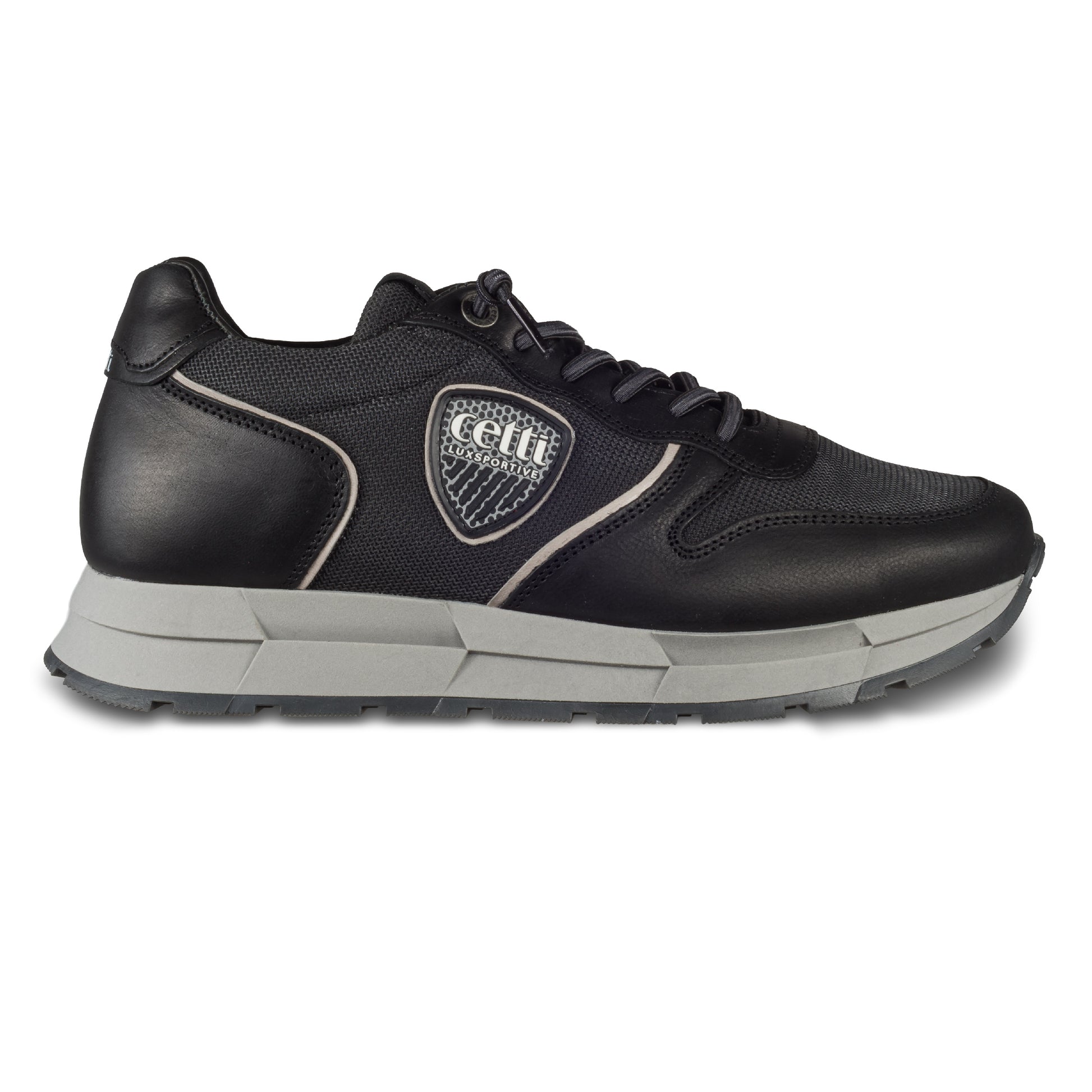CETTI Herren Sneaker schwarz, Leder mit Mesh, Modell C-1353 rustic-mesh-negro. Handgefertigt in Spanien. Ansicht Außenseite rechter Schuh