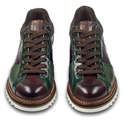 LORENZI Sneaker Herren in grün/braun, Kalbsleder mit Reptilprägung, stonewashed-Optik. Handgefertigt in Italien. Paarweise Ansicht von vorne