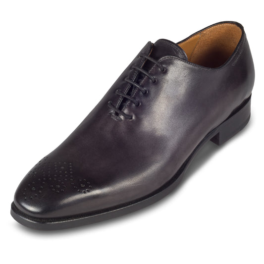 BRECOS Italienische Herren Anzugschuhe aus Kalbsleder, Onecut/Wohlecut mit Lyralochung, grau, Oxford-Schnürung handgefertigt. Schräge Ansicht linker Schuh