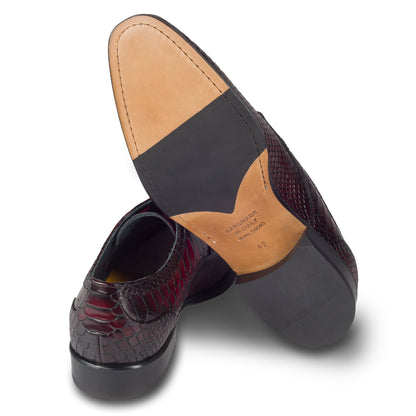 Lorenzi Extravaganter Herren Derby Schnürschuh aus rot/schwarzem Kalbsleder in Kroko-Optik. Handgefertigt und Durchgenäht. Ansicht Sohle und Ferse