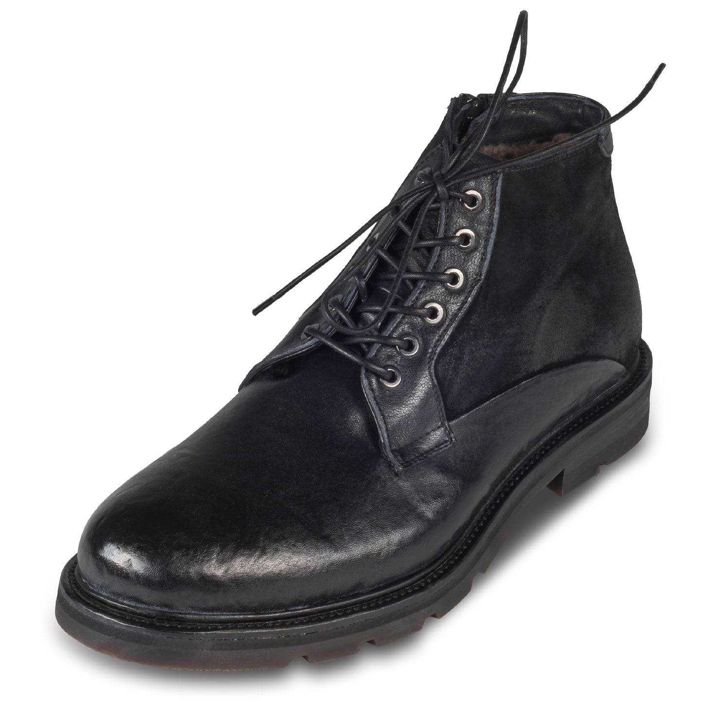 LORENZI Winterstiefelette Herren mit Lammfell & Reißverschluß. Schwarzes Glattleder mit Wildleder. Handgefertigt / durchgenäht in Italien. Schräge Ansicht linker Schuh